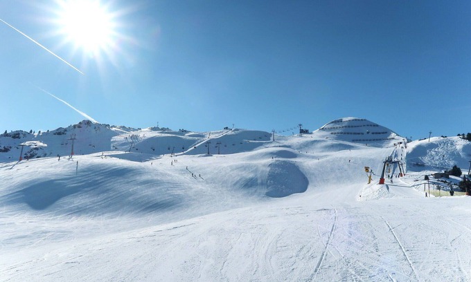 Holdernach Villa | Cosy apartment in villa for 10 guests with WIFI, TV, balcony and pets allowed