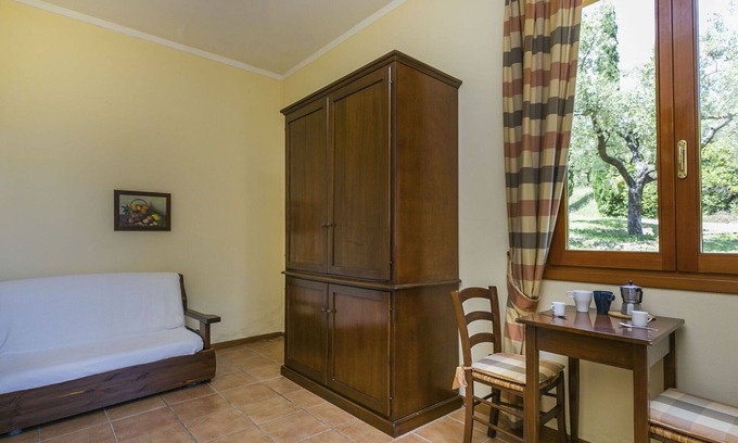 Cerreto Guidi Apartment | Cosy apartment for 4 guests with pool, WIFI, A/C, TV, pets allowed and parking