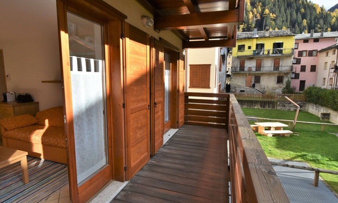 Campodolcino Apartment | Cosy apartment for 4 guests with WIFI, TV, terrace, pets allowed and parking