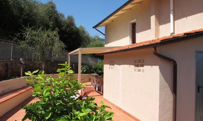 Santa Lucia Apartment | Cosy apartment for 10 guests with WIFI, TV and terrace