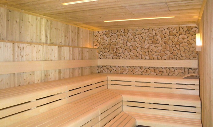 Prora Apartment | Cosy apartment for 2 people with pool, WIFI, TV, terrace, pets allowed and parking