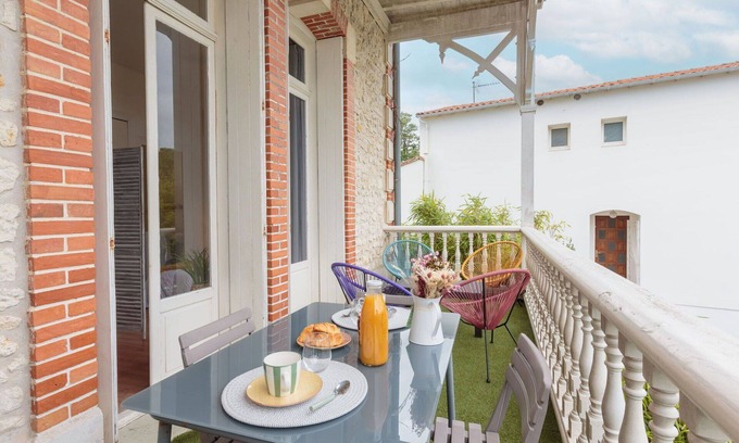 Pontaillac Apartment | Cosy apartment for 2 guests with WIFI, TV, terrace and parking