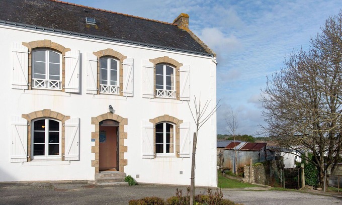 Carnac Apartment | Cosy apartment for 2 people with WIFI, TV, patio and pets allowed