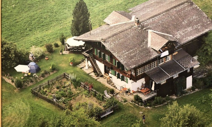 Lenk Apartment | Cosy apartment for 4 guests with WIFI, TV, balcony and pets allowed