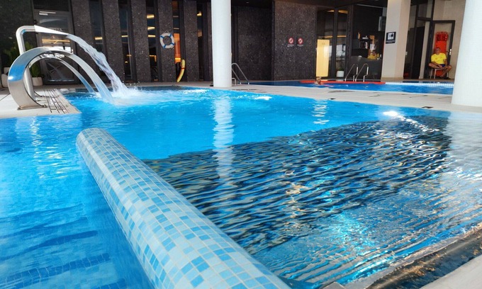 Kolobrzeg Apartment | Cosy apartment for 4 guests with pool, WIFI, TV, balcony, pets allowed and parking