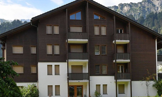 Engelberg Apartment | Cosy apartment for 5 guests with WIFI, TV and balcony