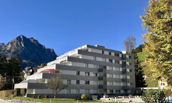 Engelberg Apartment | Cosy apartment for 5 guests with WIFI, TV and balcony