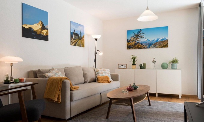 Saas Grund Apartment | Cosy apartment for 5 people with WIFI, TV, balcony and pets allowed