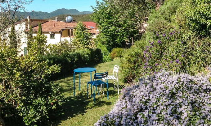 Vendone Apartment | Cosy apartment for 5 people with WIFI, A/C, pool, patio, pets allowed, panoramic view and parking