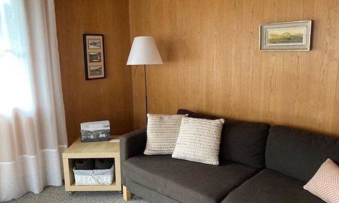 Lenk Apartment | Cosy apartment for 6 guests with TV, balcony and pets allowed