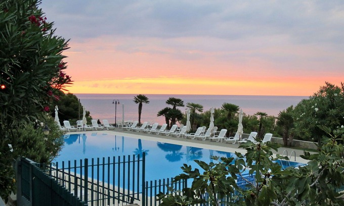 Piani-Ciapin Apartment | Cosy apartment for 6 guests with A/C, WIFI, pool, TV, terrace, pets allowed and parking