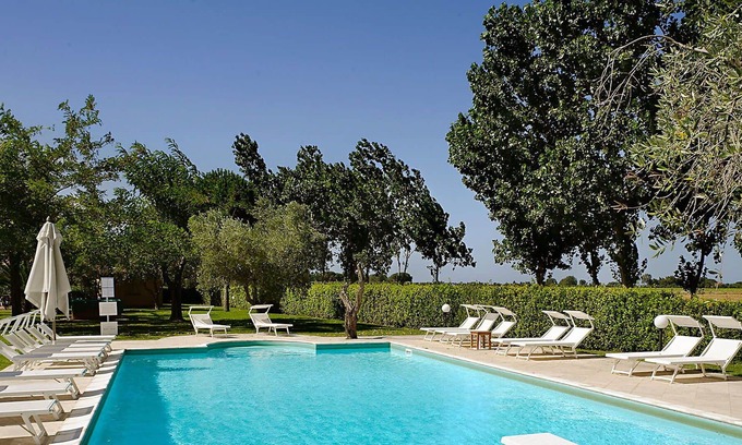 Grosseto Apartment | Cosy apartment for 6 people with pool, A/C, WIFI, TV, patio, pets allowed and parking