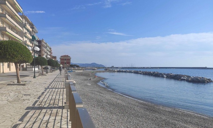 Leivi Apartment | Cosy apartment for 6 people with WIFI, TV, terrace and parking