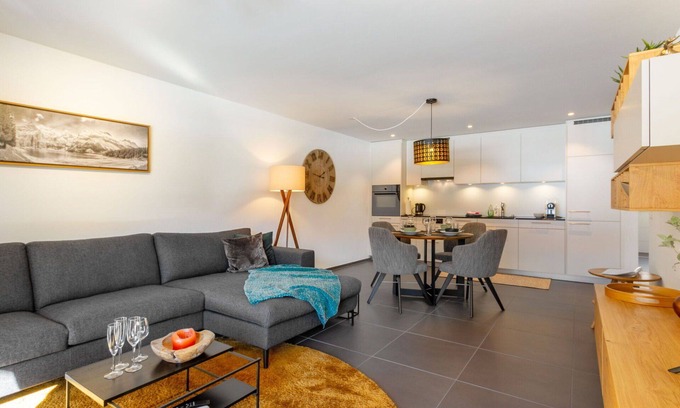 Blausee Apartment | Cosy apartment for 4 people with WIFI, TV, balcony and panoramic view