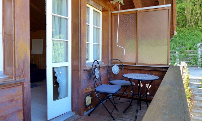 Hünibach Apartment | Cosy apartment for 4 guests with WIFI, TV and balcony