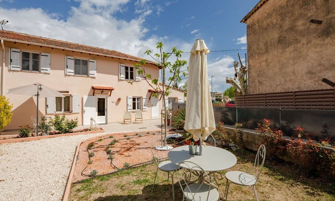 Saint-Jean Apartment | Cosy apartment for 4 guests with A/C, WIFI, TV and terrace