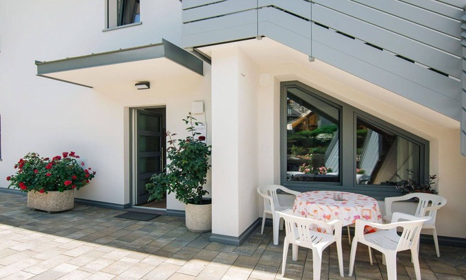 Caldonazzo Apartment | Cosy apartment for 4 people with WIFI, TV, patio and pets allowed
