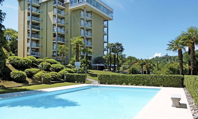 Germignaga Apartment | Cosy apartment for 4 guests with WIFI, pool, TV and terrace