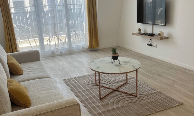 Le Blanc-Mesnil Apartment | Cosy apartment with balcony near Paris