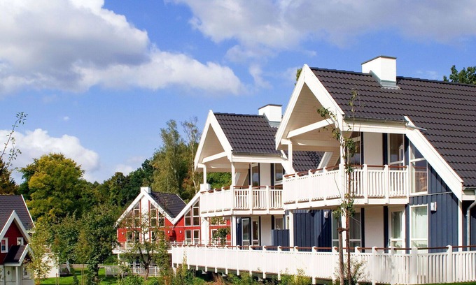 Bad Saarow House | Cosy apartment in villa for 6 guests with hot tub, internet, TV, terrace and pets allowed