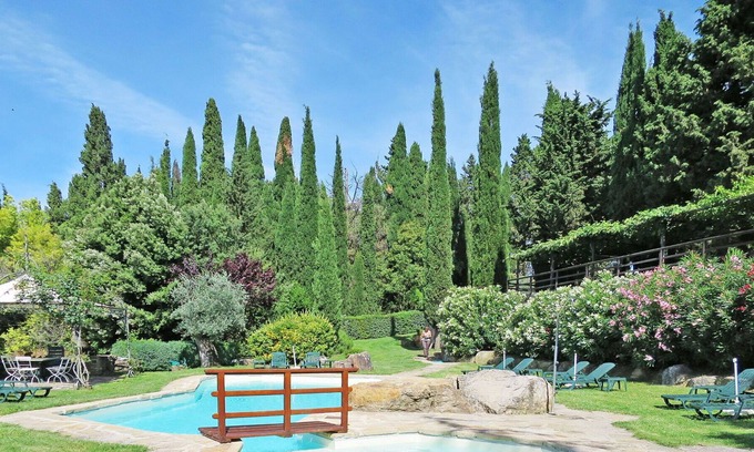 Roccastrada Villa | Cosy apartment in villa for 8 guests with pool, WIFI, TV, patio, pets allowed and parking