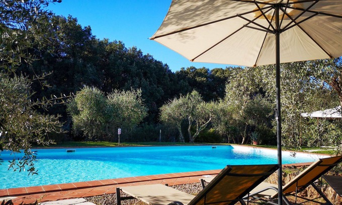 Simignano House | Cosy apartment in villa with WIFI, A/C, pool, terrace, pets allowed, panoramic view and parking