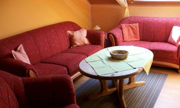 Wittmund Villa | Cosy apartment in villa for 4 guests with WIFI, TV, terrace, pets allowed and parking
