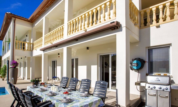 Alcalali Villa | Cosy apartment in villa with private pool, A/C, WIFI, TV, patio, pets allowed and panoramic view