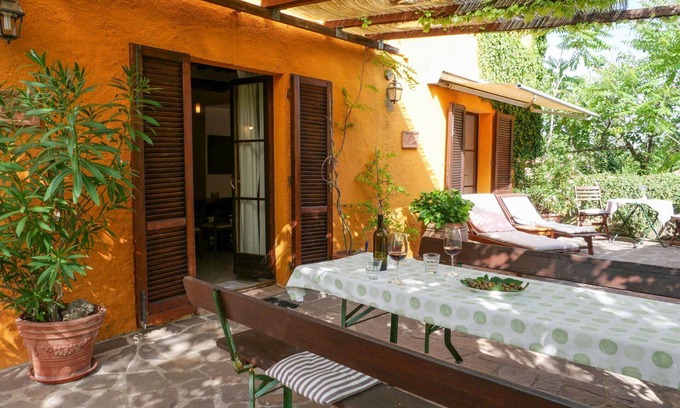 Montieri House | Cosy apartment in villa for 7 guests with pool, patio and pets allowed