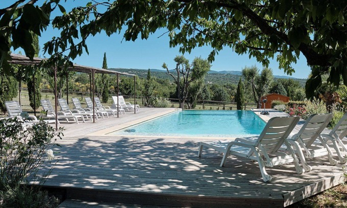 Sigonce Villa | Cosy apartment in villa for 4 guests with WIFI, pool, patio and pets allowed