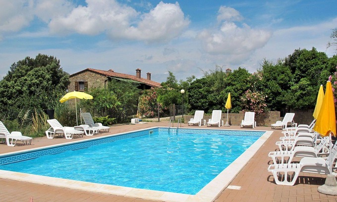 Paciano Villa | Cosy apartment in villa for 6 people with pool, WIFI, TV, terrace and pets allowed