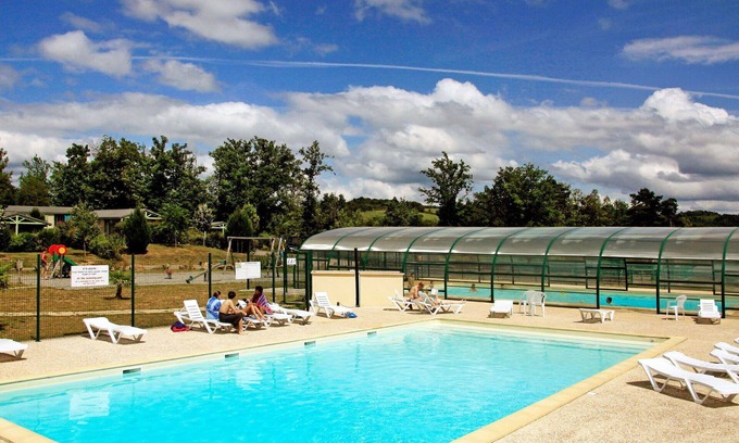 Beynat House | Cosy apartment in villa for 6 guests with pool, WIFI, TV, terrace and pets allowed