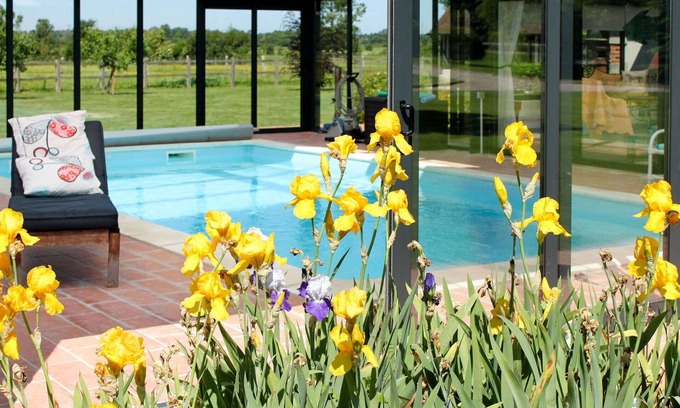 Victot - Pontfol House | Cosy apartment in villa for 3 people with WIFI, pool, TV, patio and pets allowed