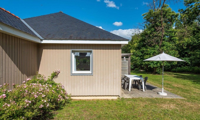 Saumur House | Cosy apartment in villa for 5 people with internet, pool, TV, terrace and pets allowed