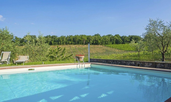 San Leolino Villa | Cosy apartment in villa for 2 guests with pool, A/C, WIFI, TV, terrace, pets allowed and parking
