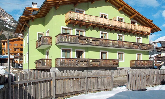 San Giovanni di Fassa Apartment | Cosy apartment for 8 guests with WIFI, TV, balcony, pets allowed and parking