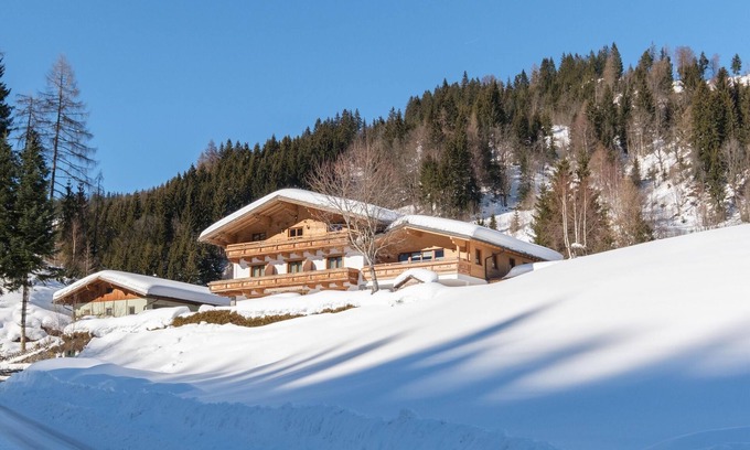 Radstadt Apartment | Cosy apartment with terrace and ski storage