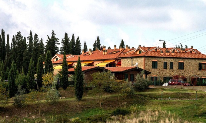 Sughera Apartment | Cosy apartment with WIFI, pool, A/C, TV, veranda and panoramic view, close to San Gimignano
