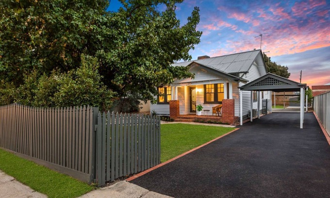 Quarry Hill House | Cosy Bendigo Retreat - Unique Stay - Close to town