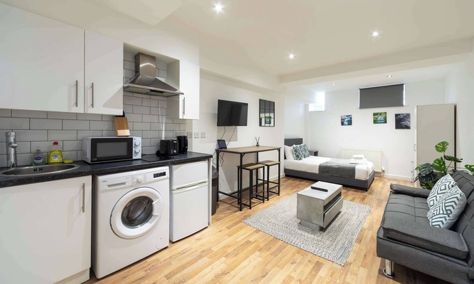 Old Street Apartment | Cosy & Convenient Studio Apartment in Shoreditch