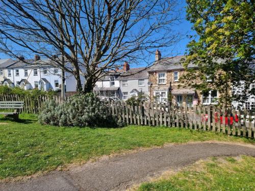 Littleham House | Cosy Cottage in a quaint village in North Devon.