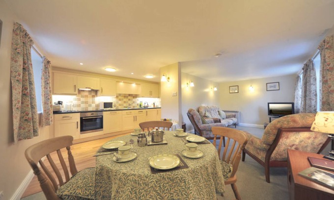 Grasmere Cottage | Cosy cottage in quiet courtyard in Grasmere village with private parking