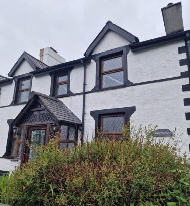 Dolwyddelan House | Cosy cottage in Snowdonia