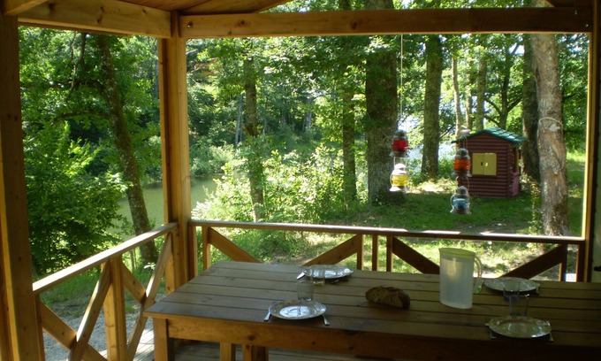 Saint-Gerons Ski Chalet | Cosy cottage with Jacuzzi, lake, fishing, hiking