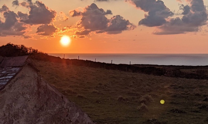St. Agnes House | Cosy Cottage with stunning Sea/Sunset view.