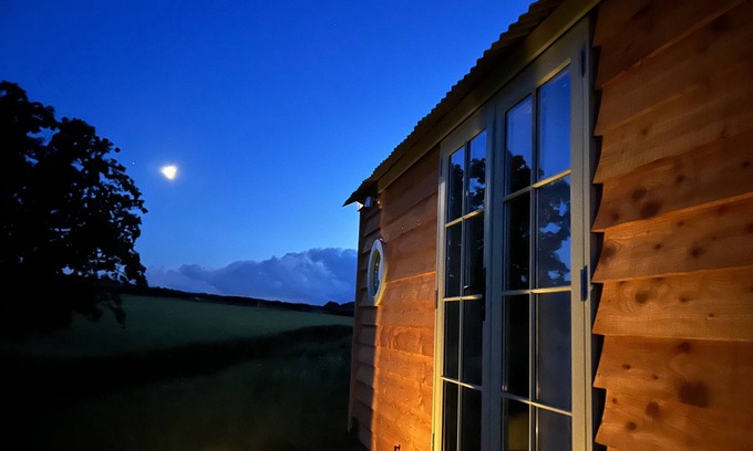 Chittlehampton Cabin | Cosy devon Retreat woodland views