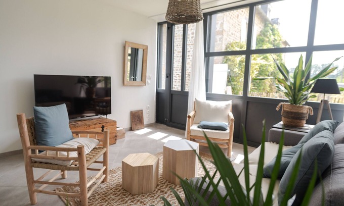 Le Grippon House | Cosy gîte with tennis court 15 minutes from the sea (Baie du Mont St Michel)