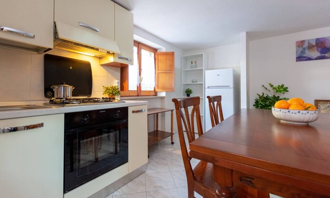 Zona XXXIII Acilia Sud Apartment | Cosy groundfloor apartment with sprawling garden