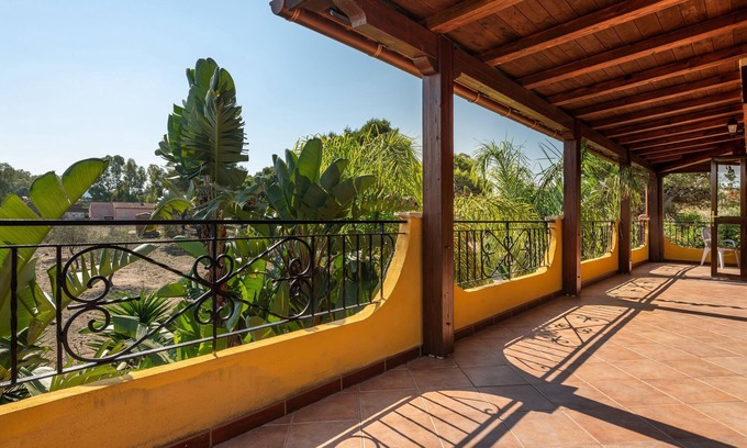 Castiadas Apartment | Cosy Holiday Apartment "Villa Mallus" with Mountain View & Balcony