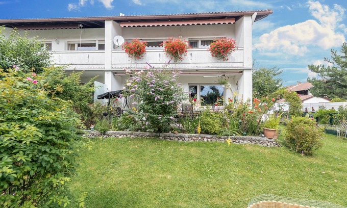 Reifing Apartment | Cosy holiday flat holiday home “Schild” with Garden & Mountain View
